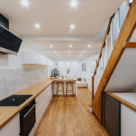 Perfect Family-oriented And Recently Renovated Townhouse In The Old Apartamento *
