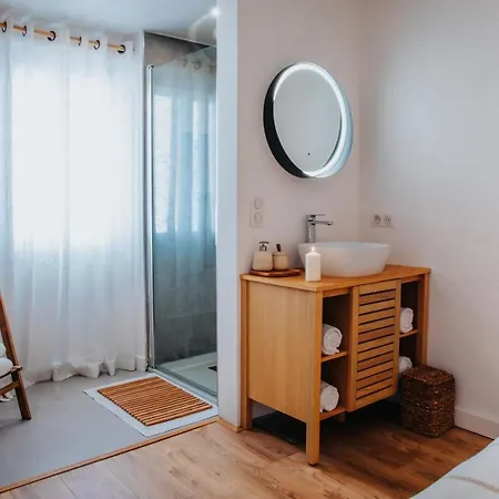 Perfect Family-oriented And Recently Renovated Townhouse In The Old Antibes