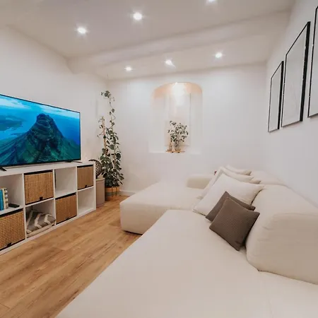 Perfect Family-oriented And Recently Renovated Townhouse In The Old Apartamento *