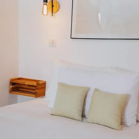 Perfect Family-oriented And Recently Renovated Townhouse In The Old Apartamento Antibes