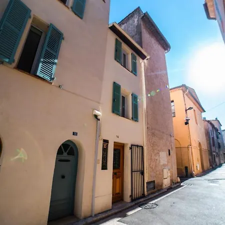 Apartment Perfect Family-oriented And Recently Renovated Townhouse In The Old