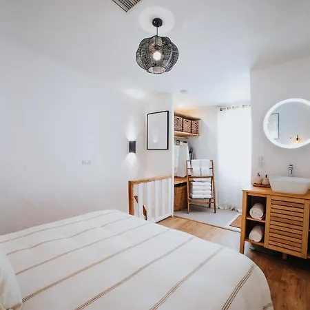 Perfect Family-oriented And Renovated Townhouse In The Old *