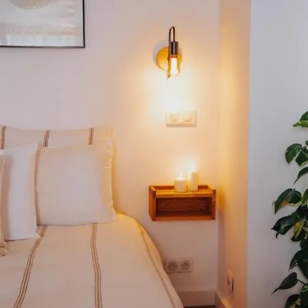 Perfect Family-oriented And Recently Renovated Townhouse In The Old *