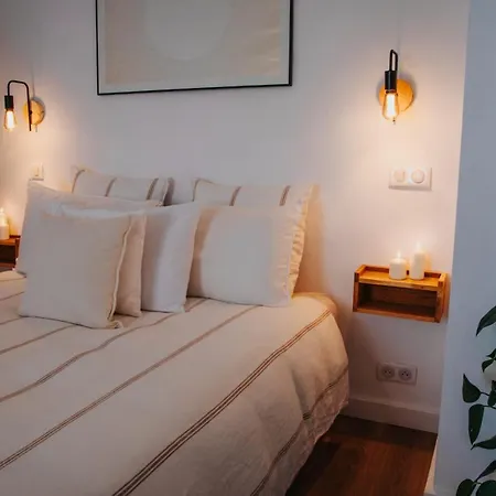 Perfect Family-oriented And Recently Renovated Townhouse In The Old *