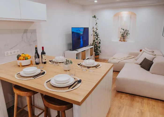 Perfect Family-oriented And Recently Renovated Townhouse In The Old