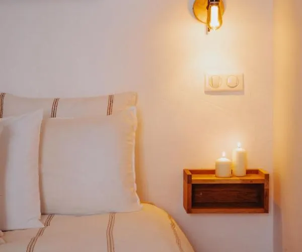 Lejlighed Perfect Family-oriented And Recently Renovated Townhouse In The Old Antibes