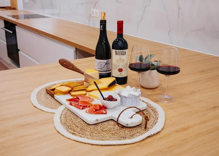 公寓 Perfect Family-oriented And Recently Renovated Townhouse In The Old *