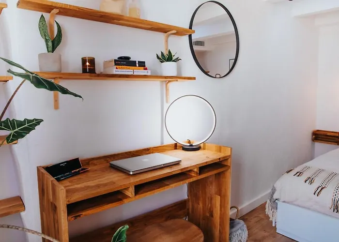 Perfect Family-oriented And Recently Renovated Townhouse In The Old 公寓