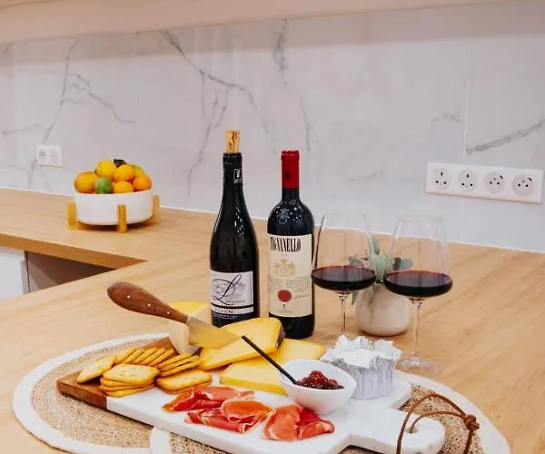 Lejlighed Perfect Family-oriented And Recently Renovated Townhouse In The Old