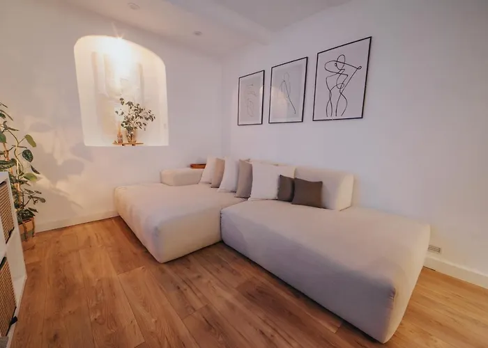 Perfect Family-oriented And Recently Renovated Townhouse In The Old Lejlighed