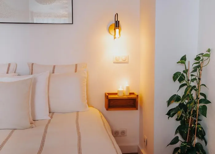 Perfect Family-oriented And Recently Renovated Townhouse In The Old *